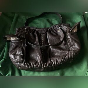 COLE HAAN-MULTI POCKET SHOULDER BAG Browne/white stitches